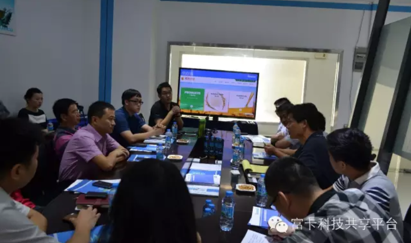 松山湖管委會(huì)卓主任、清華大學(xué)專家和各大風(fēng)投代表到富卡總部參觀考察